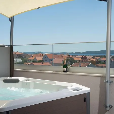 Luxury Penthouse Nubu2 Apartman *