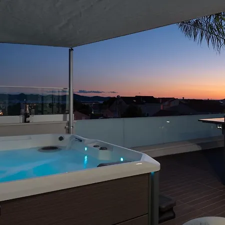 Luxury Penthouse Nubu2 Apartman *
