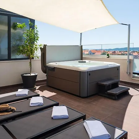 Luxury Penthouse Nubu2 Apartman *
